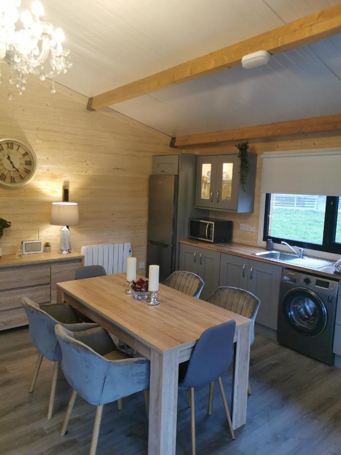 The Lodge Mountain View Log Cabin , Attymass Ballina Boyhollagh Bagian luar foto