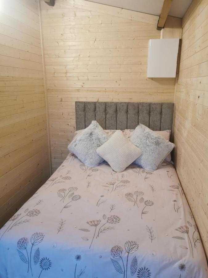 The Lodge Mountain View Log Cabin , Attymass Ballina Boyhollagh Bagian luar foto